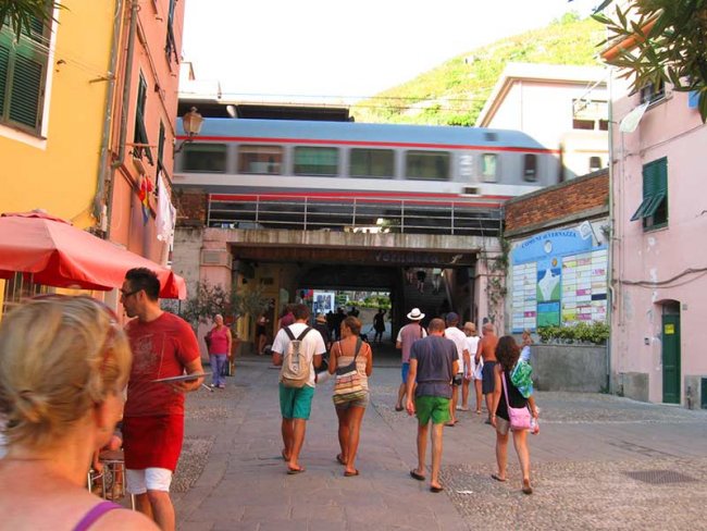 Vernazza Train Station